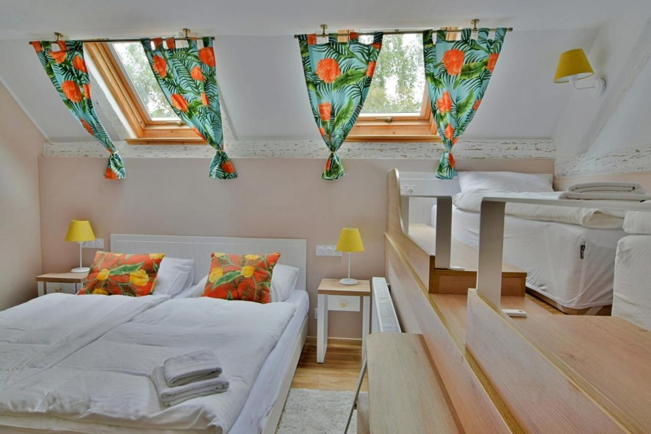 Bed and Breakfast Gosciniec Nowa Wioska Валбжих Экстерьер фото